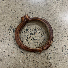 Charger l'image dans la galerie, Anneaux de bœuf naturels 4" pour chiens - friandise vrac