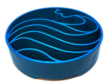 Charger l'image dans la galerie, Bol d'alimentation lente wave design pour chiens par SodaPup