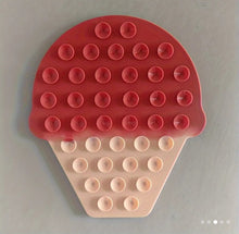 Charger l'image dans la galerie, Tapis de léchage en forme de cornet de glace pour chiens | boutique länkē