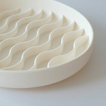 Charger l'image dans la galerie, Bol ralentisseur et tapis à lécher wave bowl pour chiens - Joliepaw