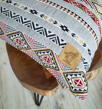Charger l'image dans la galerie, Housse de Coussin Boho - Aztec