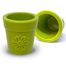 Charger l&#39;image dans la galerie, Distributeur de Friandises et d&#39;Enrichissement en Caoutchouc Durable pour Pots de Fleurs - Couleur Vert
